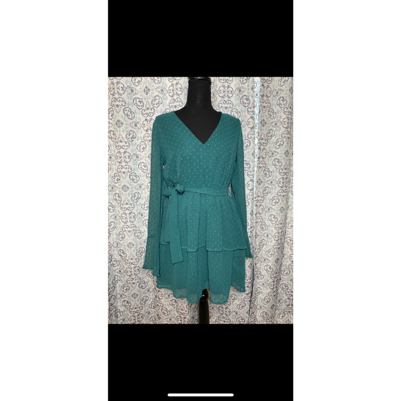 Pretty Little Things Dresses & Skirts - Pretty Little Things Womens‎ NWT Dress Size 6